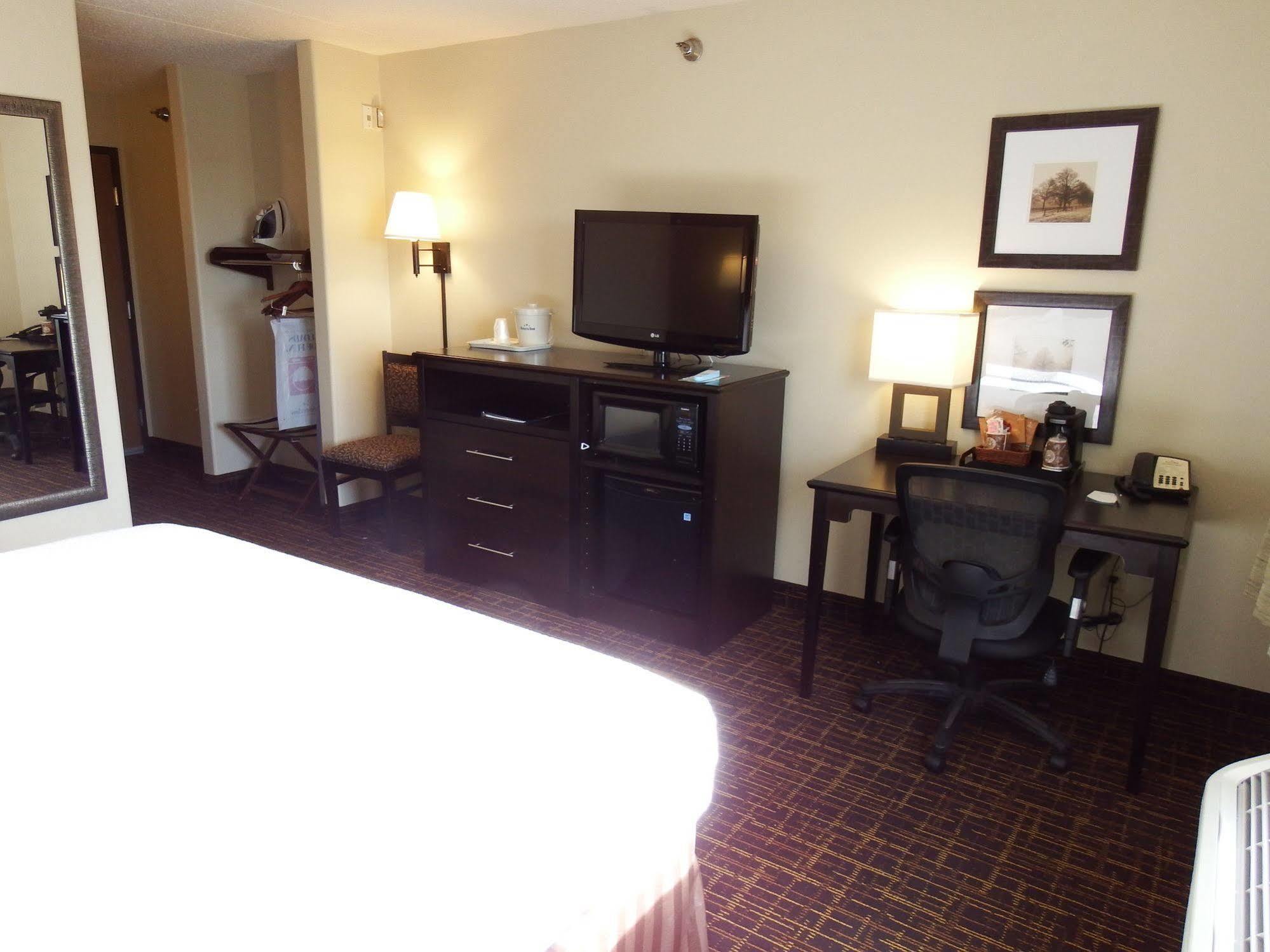 Americinn By Wyndham Peoria Eksteriør bilde